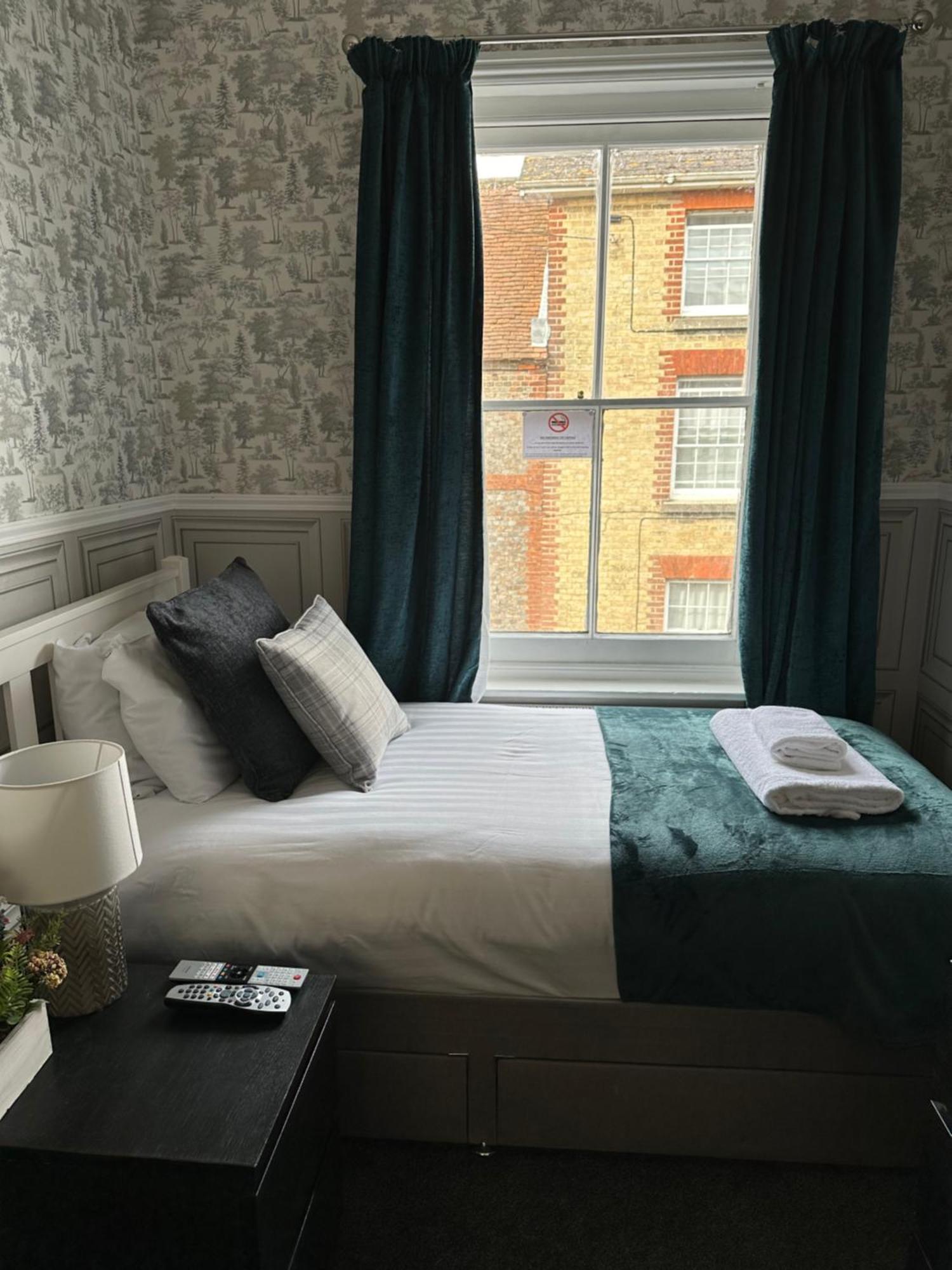 Waverley Inn ニューポート エクステリア 写真